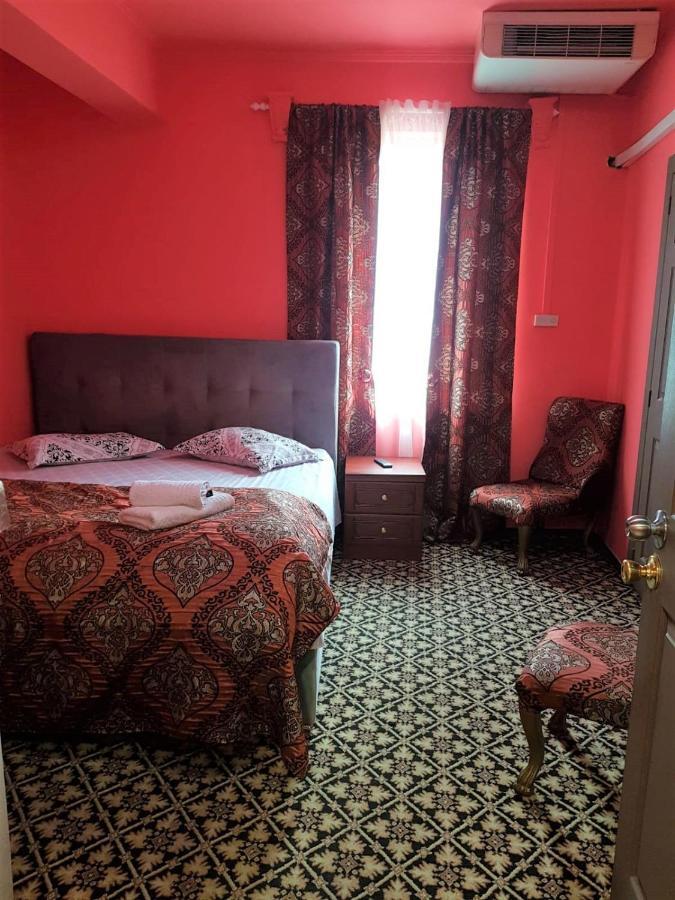 Hotel Darosy Arad Exteriör bild