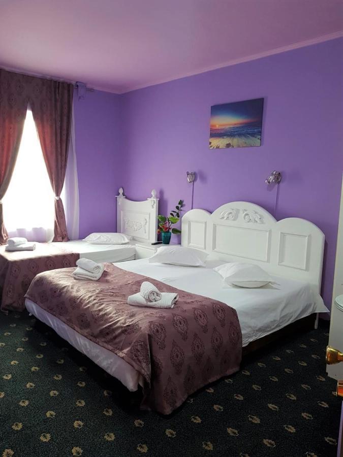 Hotel Darosy Arad Exteriör bild